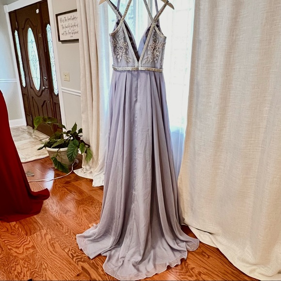 Beautiful one-of-a-kind ballgown perfect for prom, sweet16, and former locations - Picture 9 of 16